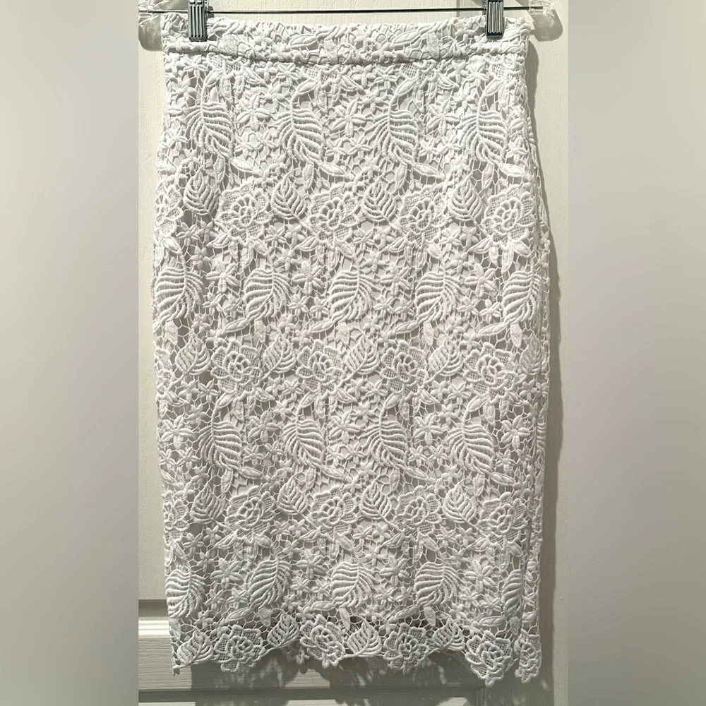 Banana Republic White Floral & Leaf Crochet Lace Midi Pencil Skirt